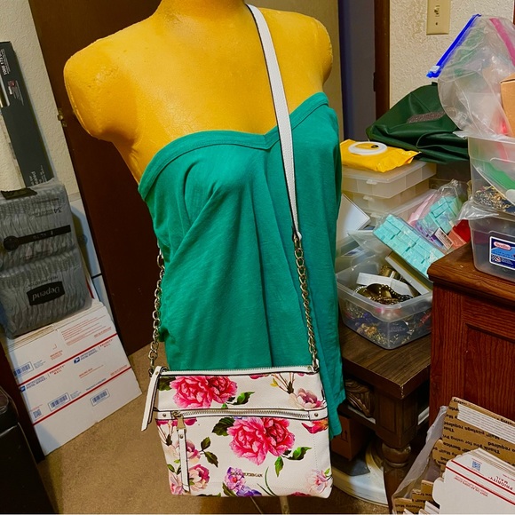 Dana Buchman adjustable crossbody - Picture 3 of 9